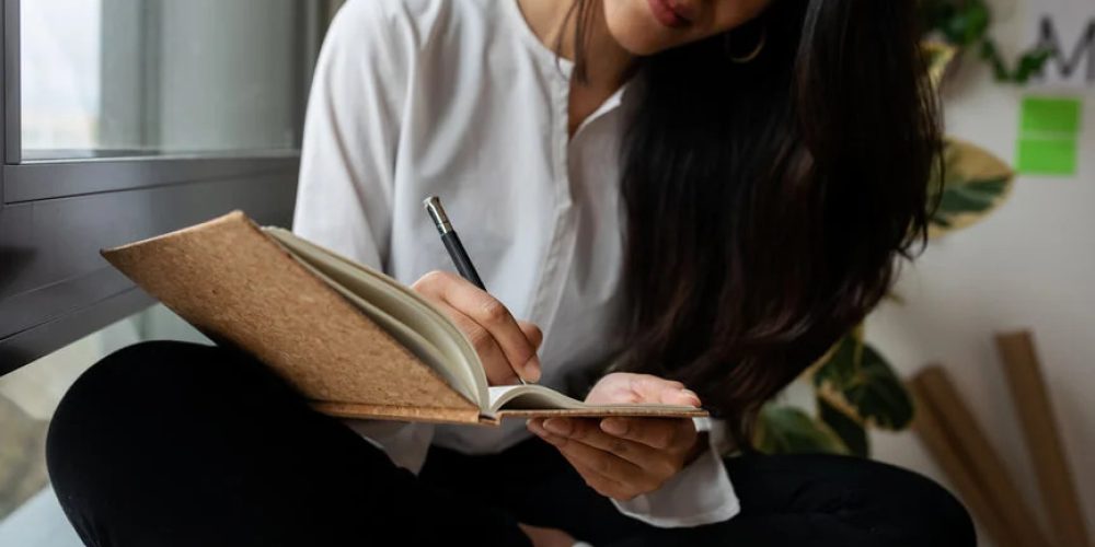 How to start journaling for mental health: 7 tips and techniques